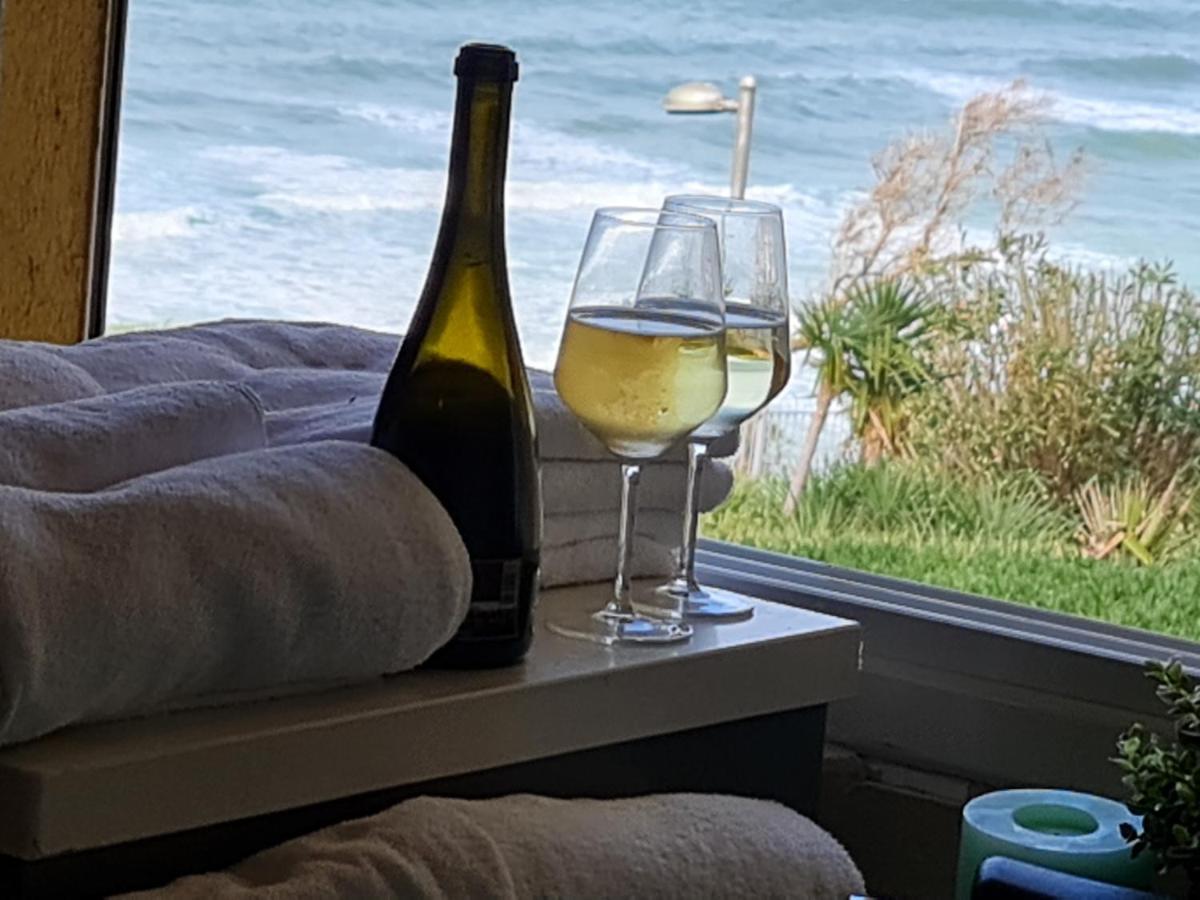 Magic On The Sea-Suites With A Private Jacuzzi And A Private Sea View Нетанья Номер фото